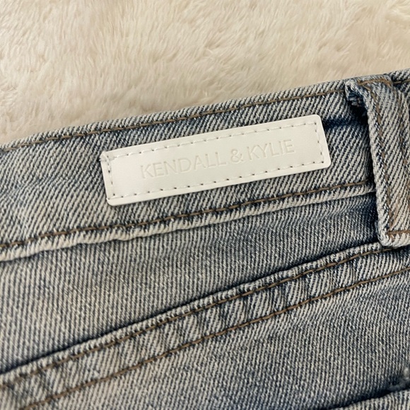 KENDALL & KYLIE Jean Shorts - Picture 5 of 7